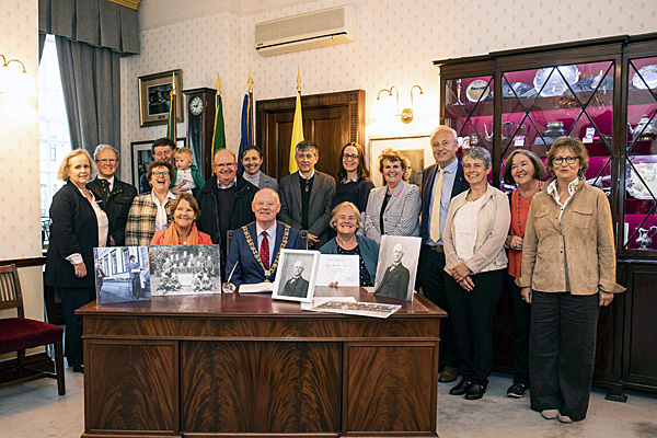 Fawsitt-donation2019 Diarmaid Fawsitt donation 2019. Fawsitt family with Lord Major John Sheehan.